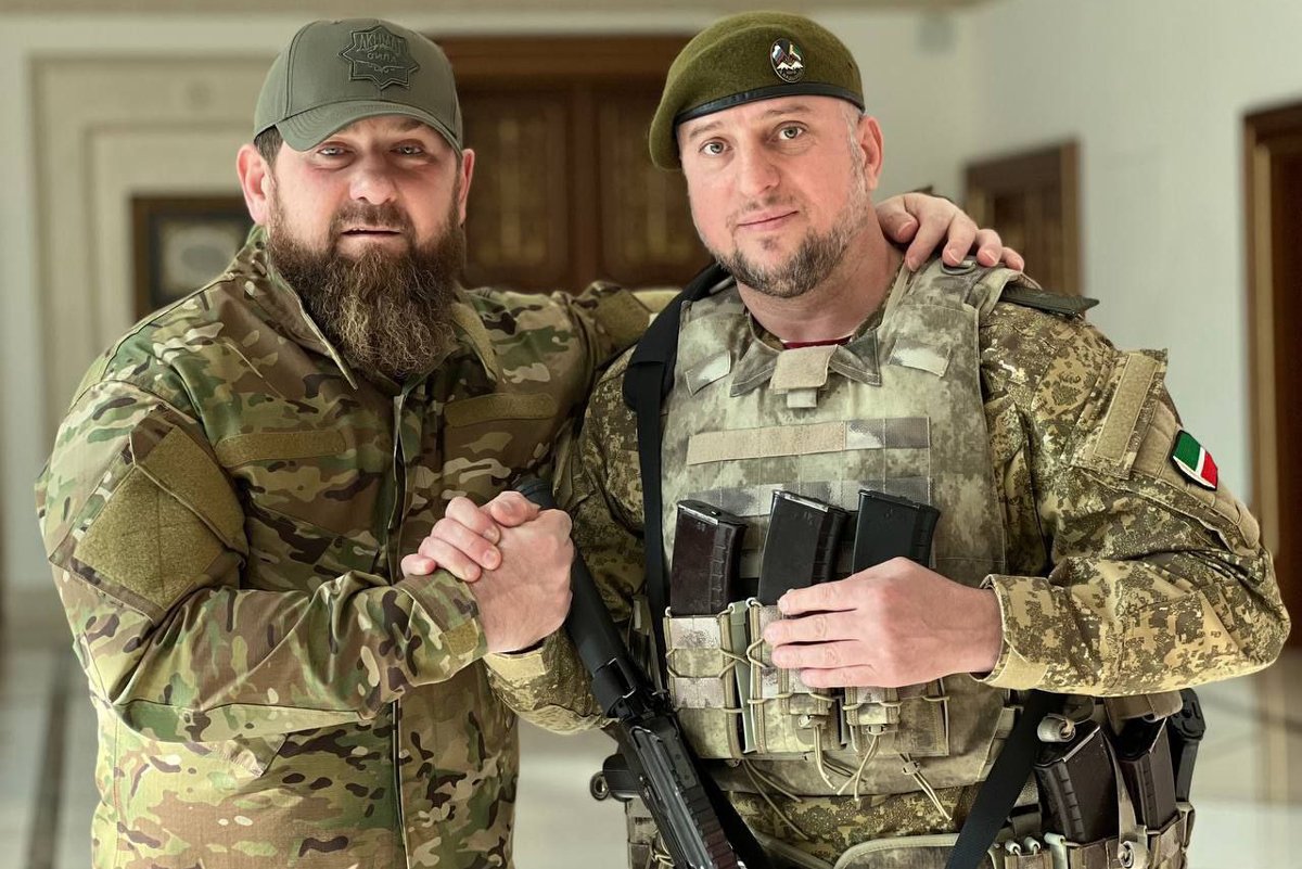 Рамзан Кадыров вместе с Апти Алаудиновым. Фото: Рамзан Кадыров / Telegram