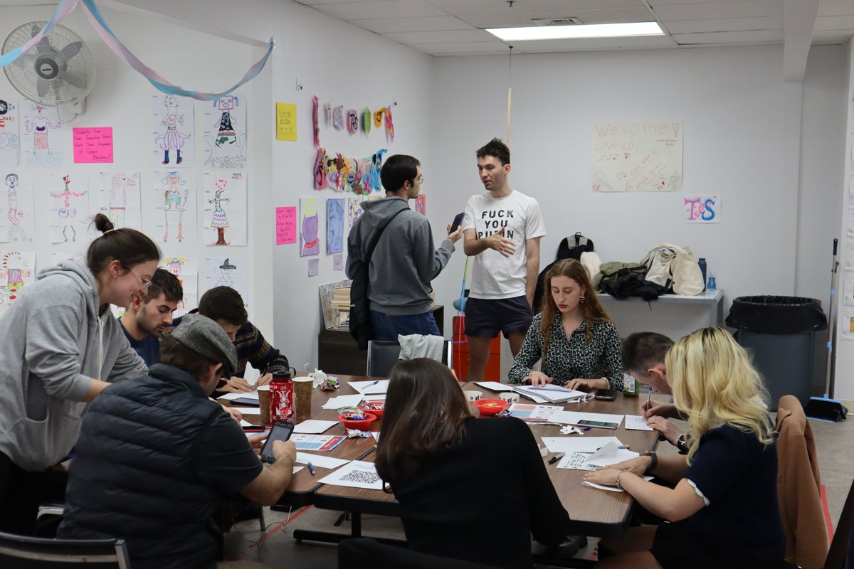 Участники акции акцию «Письма свободы». Фото: Юрий Русаков специально для «Новой газеты Европа»