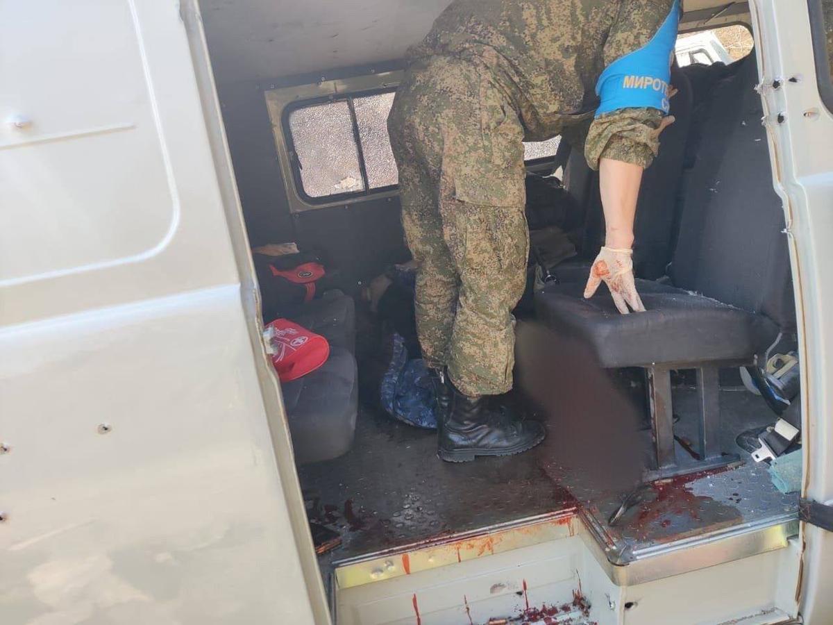 Машина сотрудников полиции, на которую было совершено нападение со стороны Азербайджана. Фото: Telegram