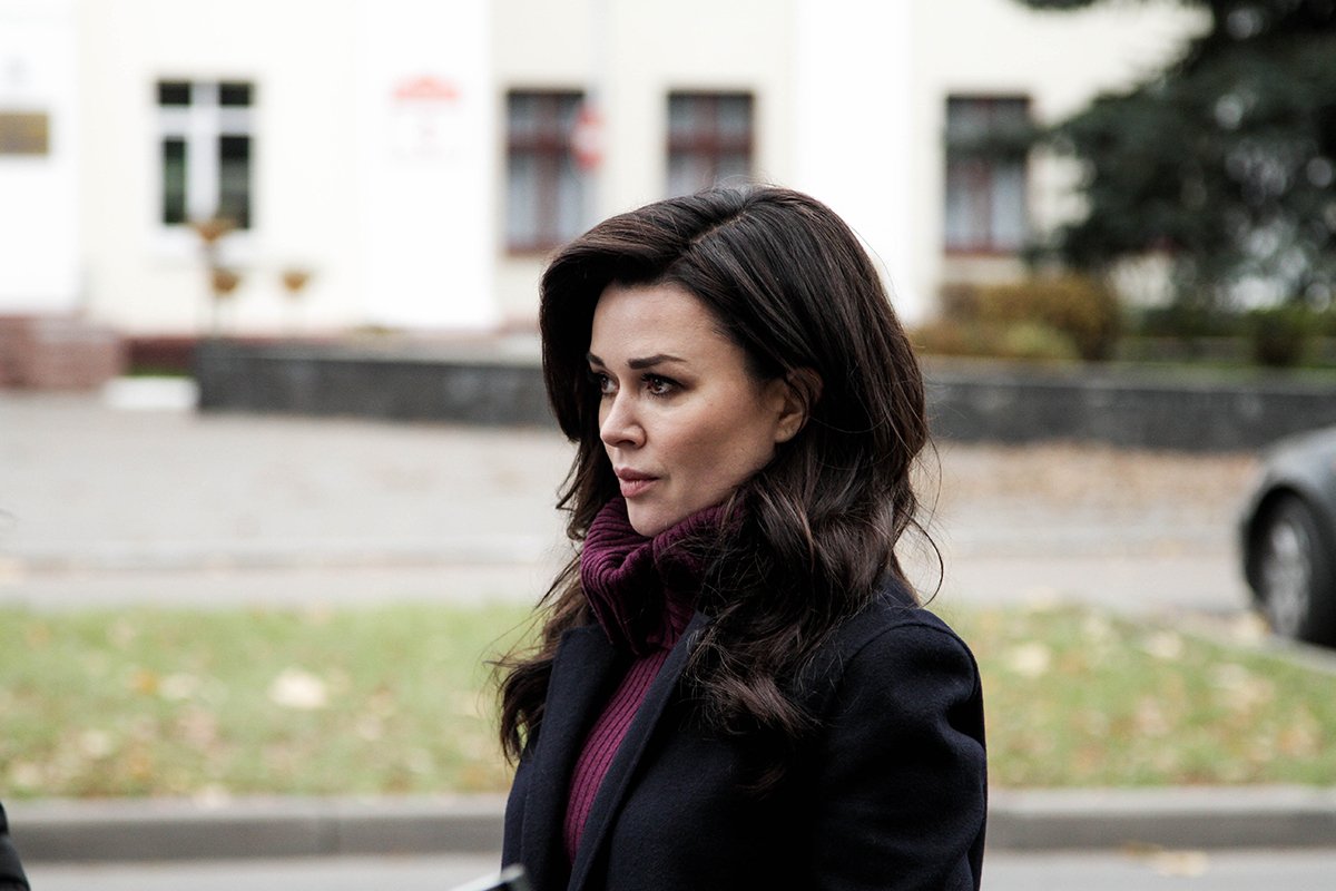 Анастасия Заворотнюк в сериале 2017 года «Каспий 24». Кадр: kinopoisk.ru