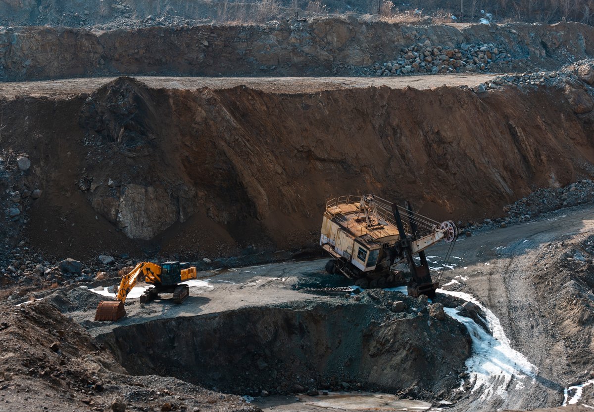 Вид на открытый карьер украинской компании по добыче графита в Кировоградской области, Украина, 28 февраля 2025 года. Фото: Arsen Dzodzaiev / EPA