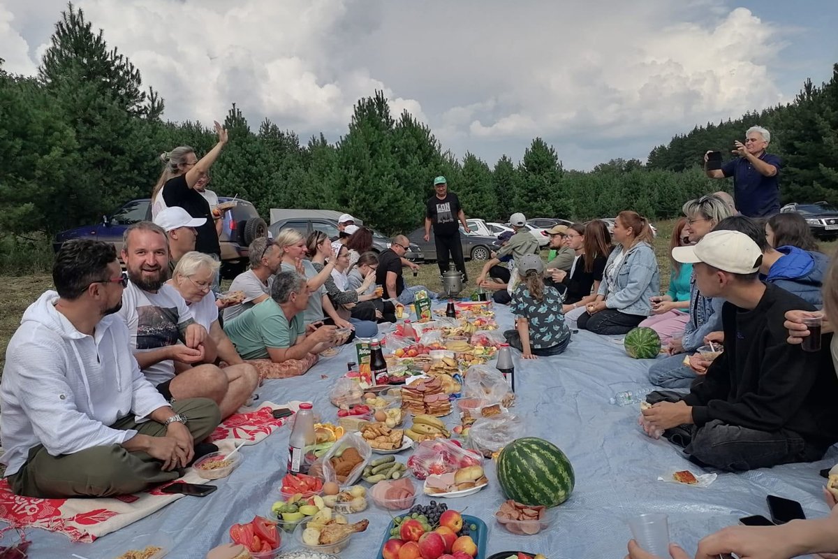 Участники чаепития на Куштау, 16 августа 2025 года. Фото: Зеленый щит Башкортостана / VK