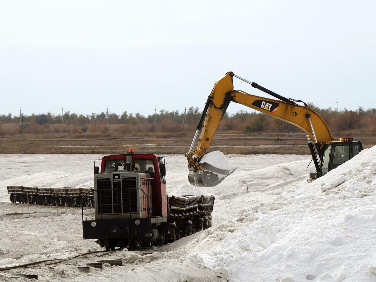 Добыча мирабилита. Фото: правительство Алтайского края