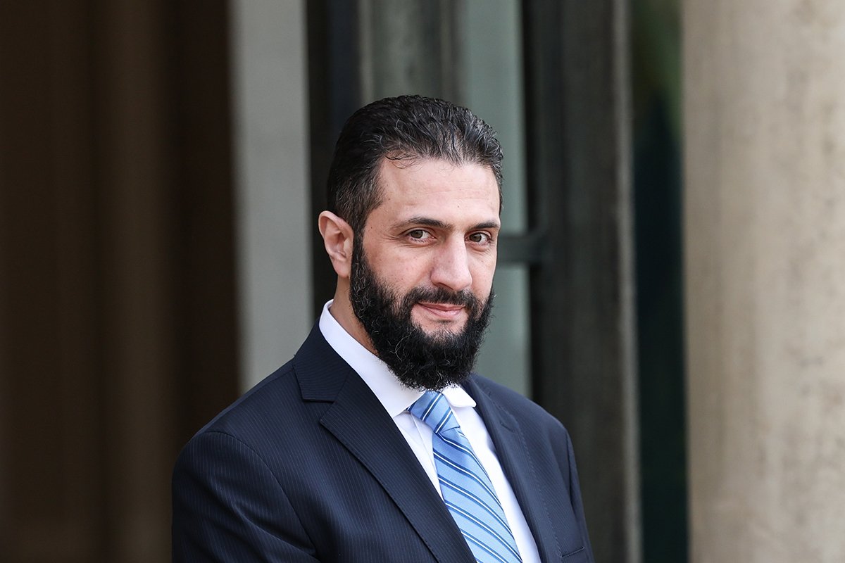 Временный президент Сирии Ахмед аш-Шараа в Елисейском дворце в Париже, Франция, 7 мая 2025 года. Фото: Mohammed Badra / EPA