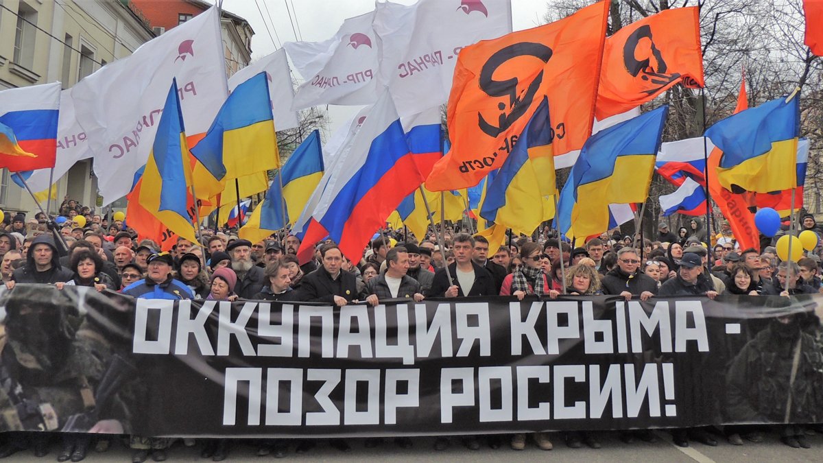 Борис Немцов во главе колонны «Марша мира», Москва, 15 марта 2014 года. Фото: Bogomolov.PL / Wikimedia (CC BY-SA 3.0)