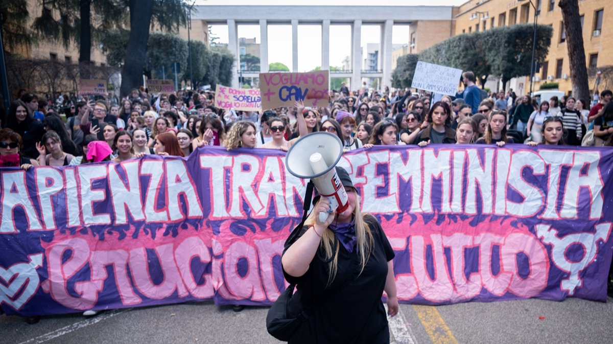 «Она была в панике, плакала, согнулась от боли»