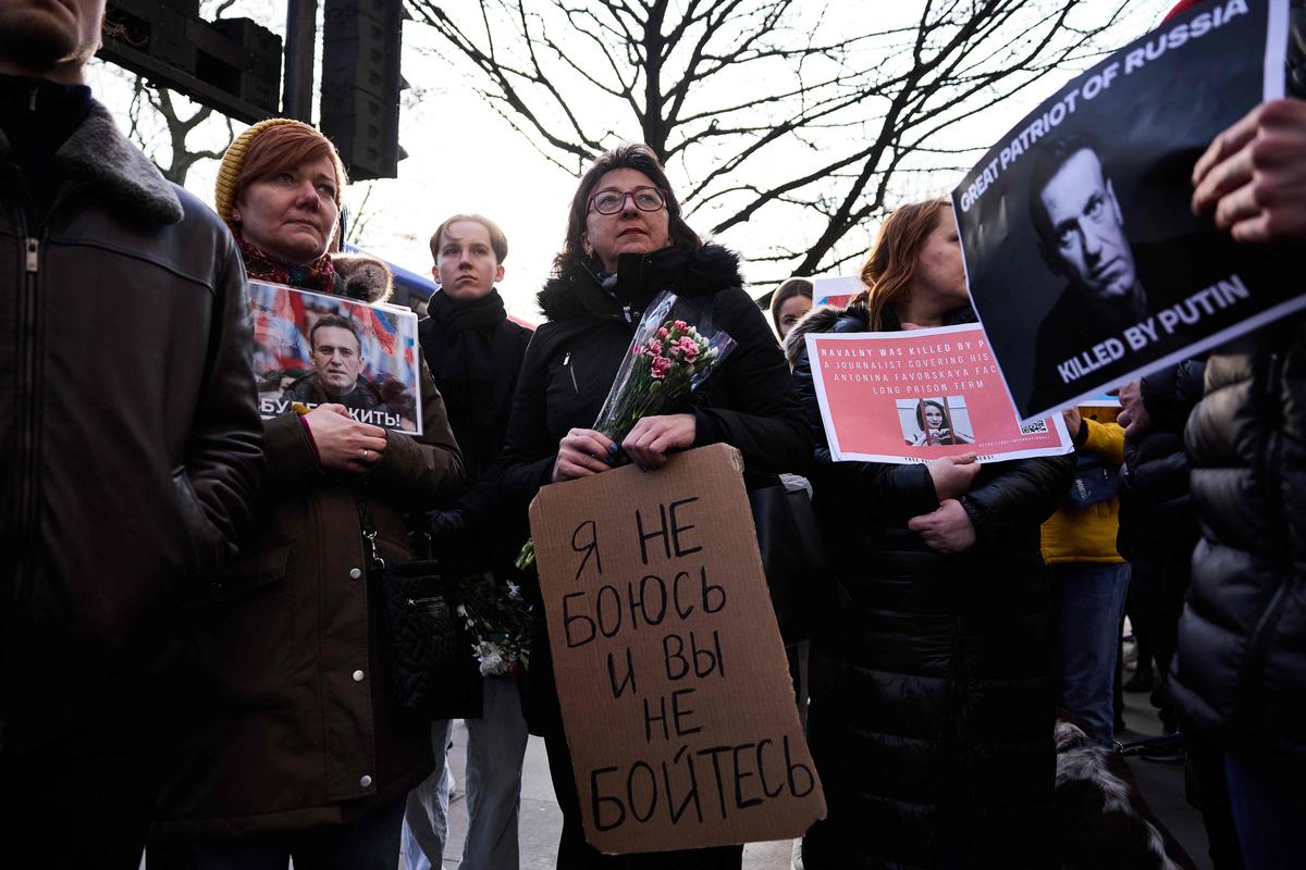 K.Алексея Навального у посольства России в Лондоне, 16 февраля 2025 года, чтобы почтить память в первую годовщину его смерти в арктической колонии. Фото: Benjamin Cremel / AFP / Scanpix / LETA