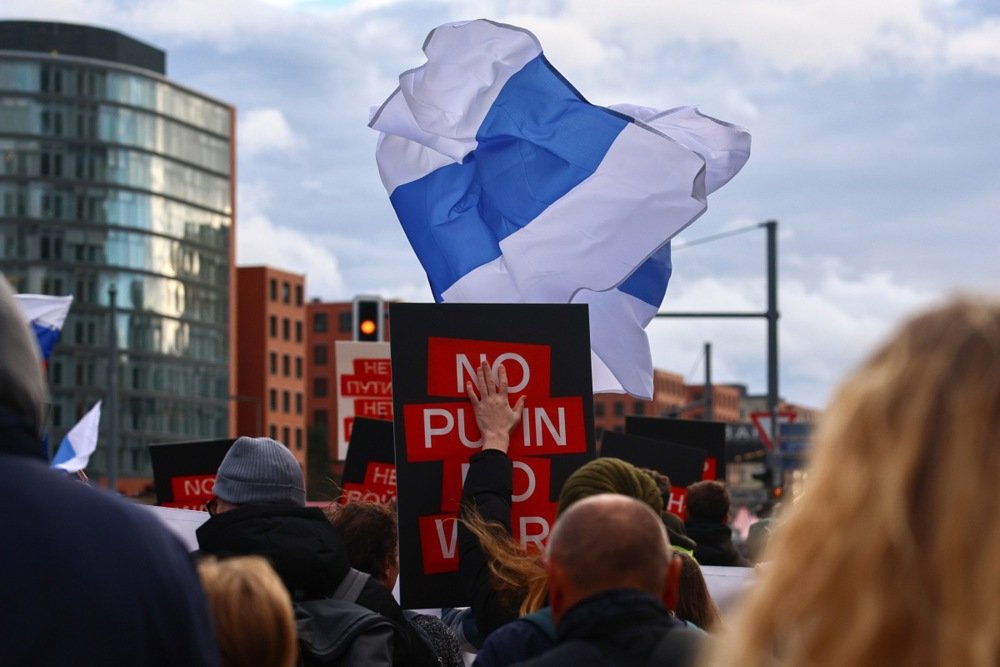 An anti-war demonstration in Berlin led by prominent Russian opposition figures on 17 November 2024. Photo: EPA/FILIP SINGER