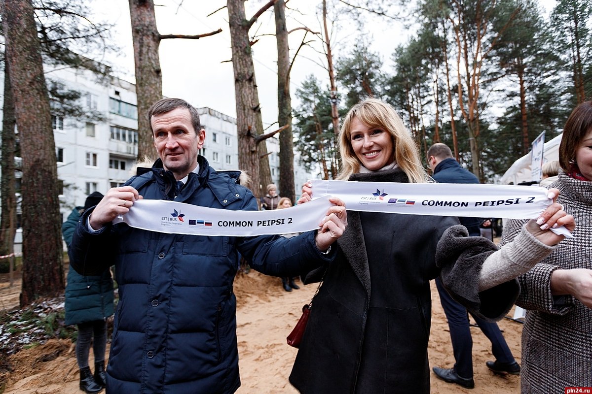 Открытие водоочистной станции в деревне Череха Псковской области в 2019 году. Словом Peipsi на эстонском языке называют Чудское озеро. Фото: Estonia-Russia CBC Programme