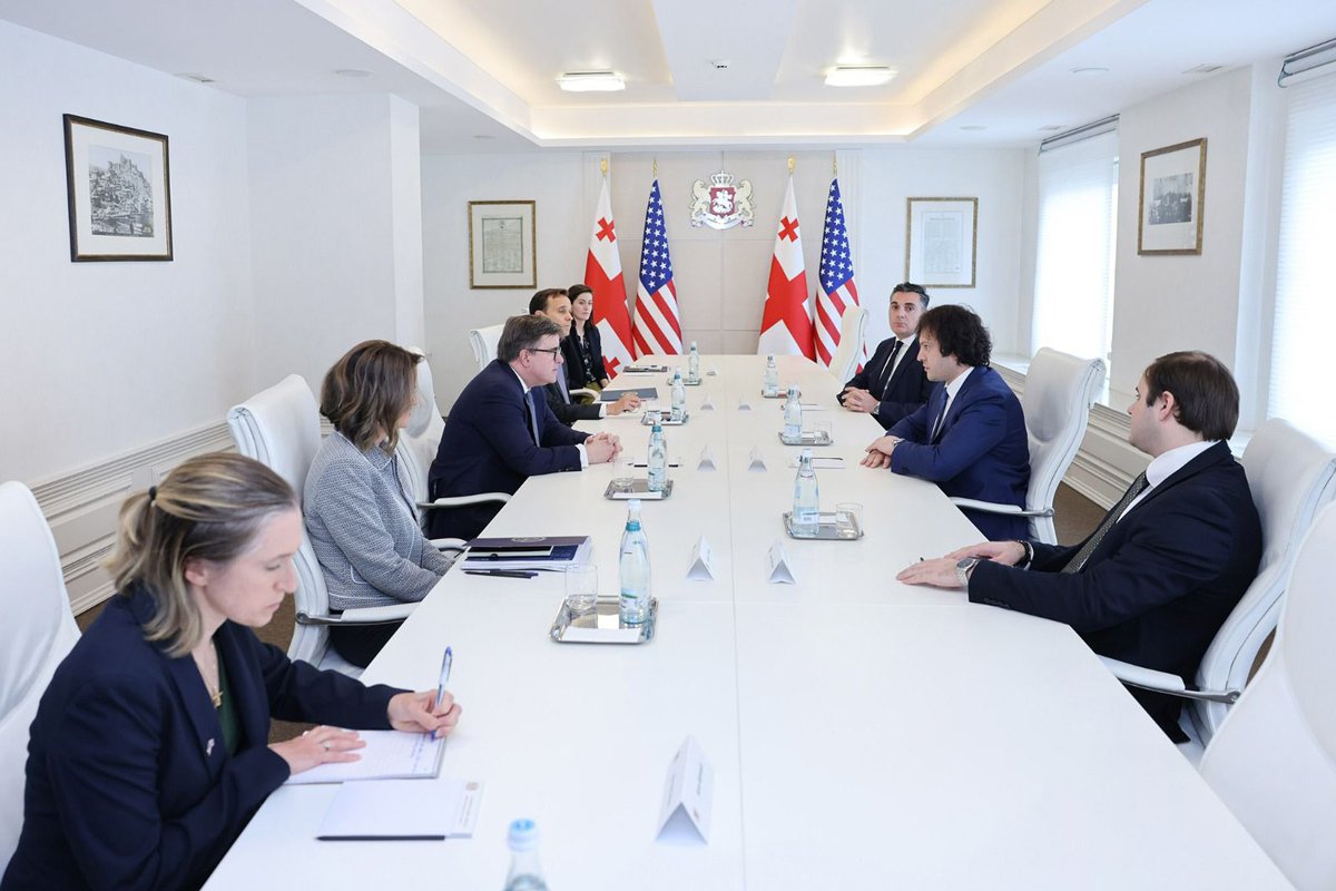 Премьер-министр Грузии Ираклий Кобахидзе на встрече с помощником госсекретаря США по европейским и евразийским делам Джеймсом О'Брайеном в Тбилиси, Грузия, 14 мая 2024 года. Фото: пресс-служба правительства Грузии