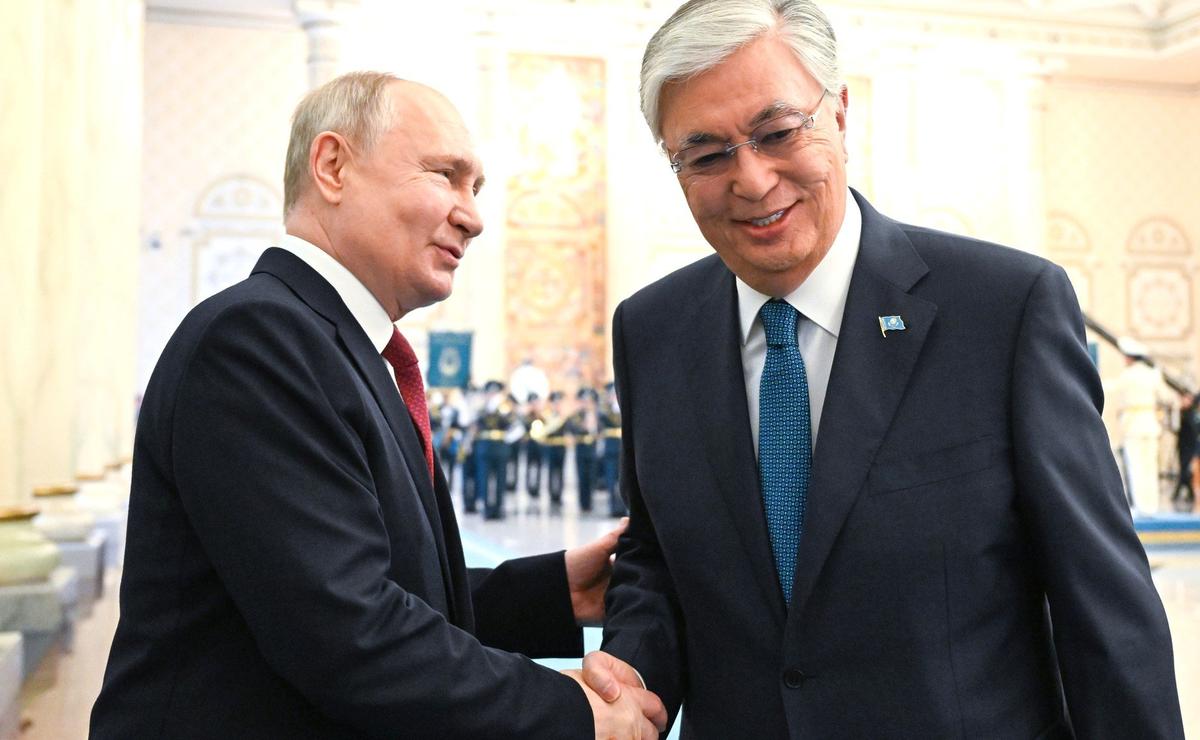 Президент РФ Владимир Путин с президентом Казахстана Касым-Жомартом Токаевым, 9 ноября 2023 года. Фото: kremlin.ru