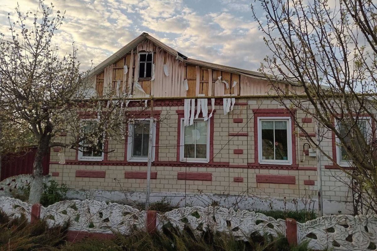 Последствия обстрела села Тишанка, май 2025 года. Фото: Глава администрации Волоконовского района Сергей Бикетов / Telegram