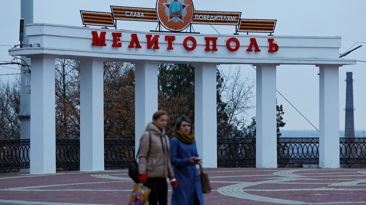 «Я никак не привыкну, что обо всём можно говорить громко»