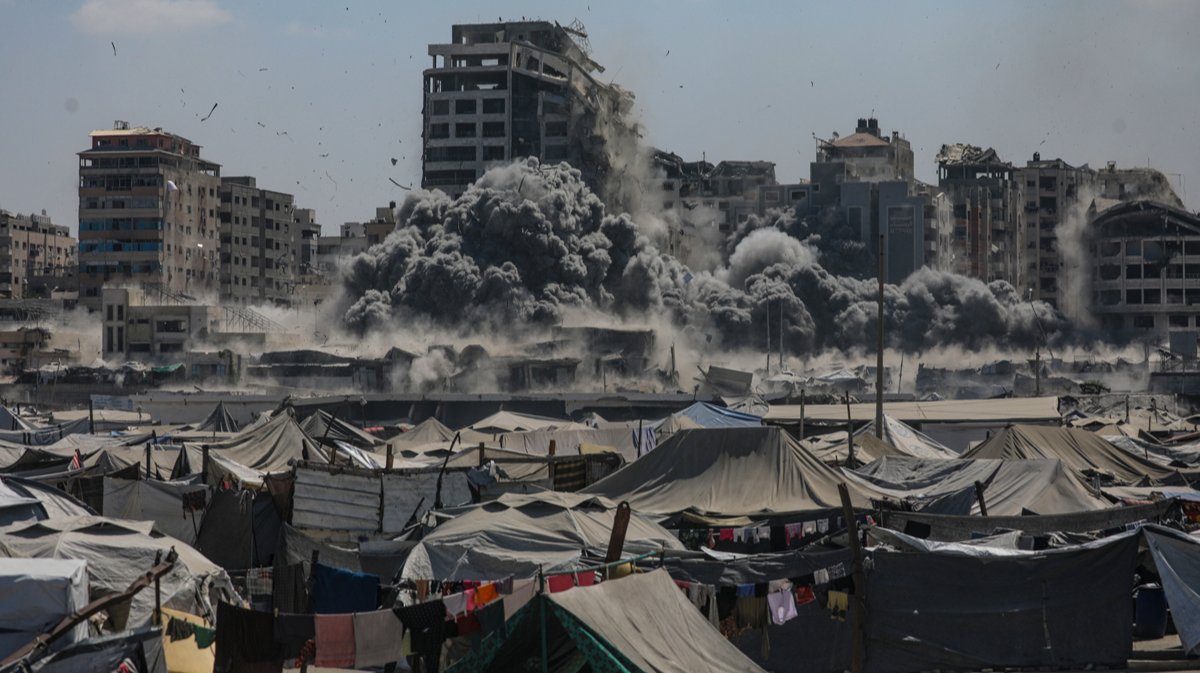 «ХАМАС совершает военные преступления, Израиль ведет геноцид в Газе»