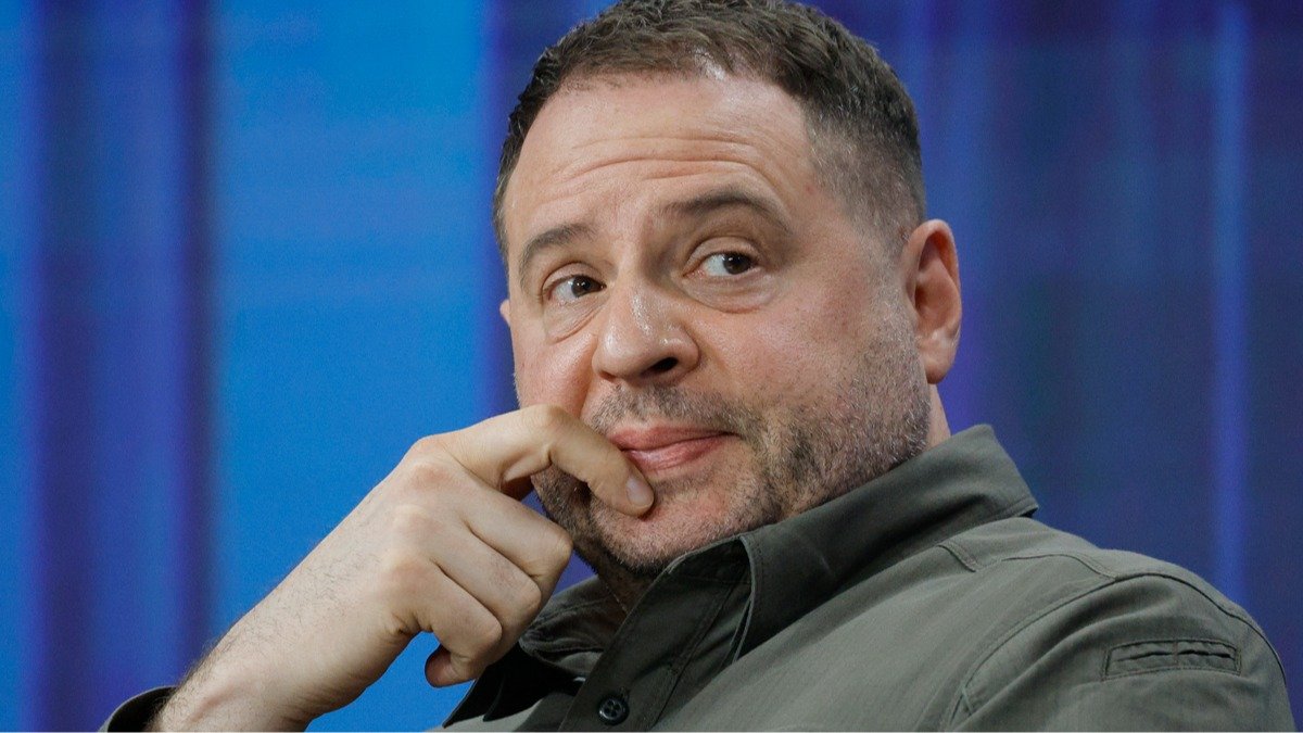 Глава Офиса президента Украины Андрей Ермак подал в отставку. Утром у него прошли обыски