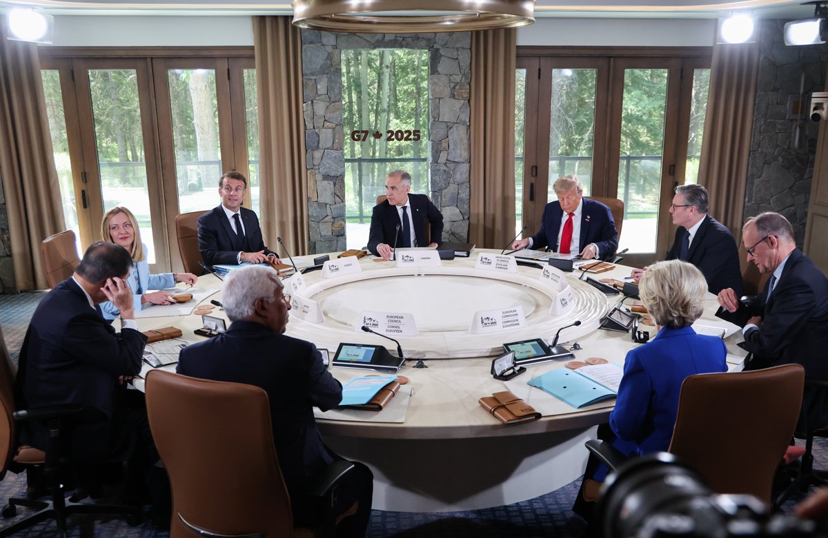 Лидеры G7 во время встречи в Кананаскисе, Канада, 16 июня 2025 года. Фото: Ludovic Marin / EPA