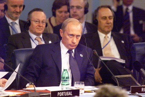 Владимир Путин на одном из саммитов НАТО весной 2002 года. Фото: Wikimedia Commons , CC BY 4.0