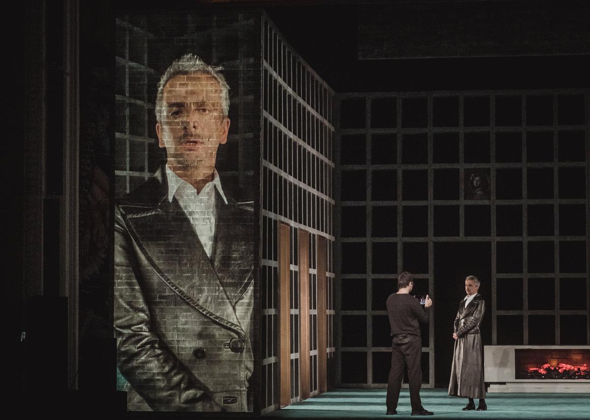 Константин Богомолов в спектакле «Бесы Достоевского». Фото: Театр на Бронной