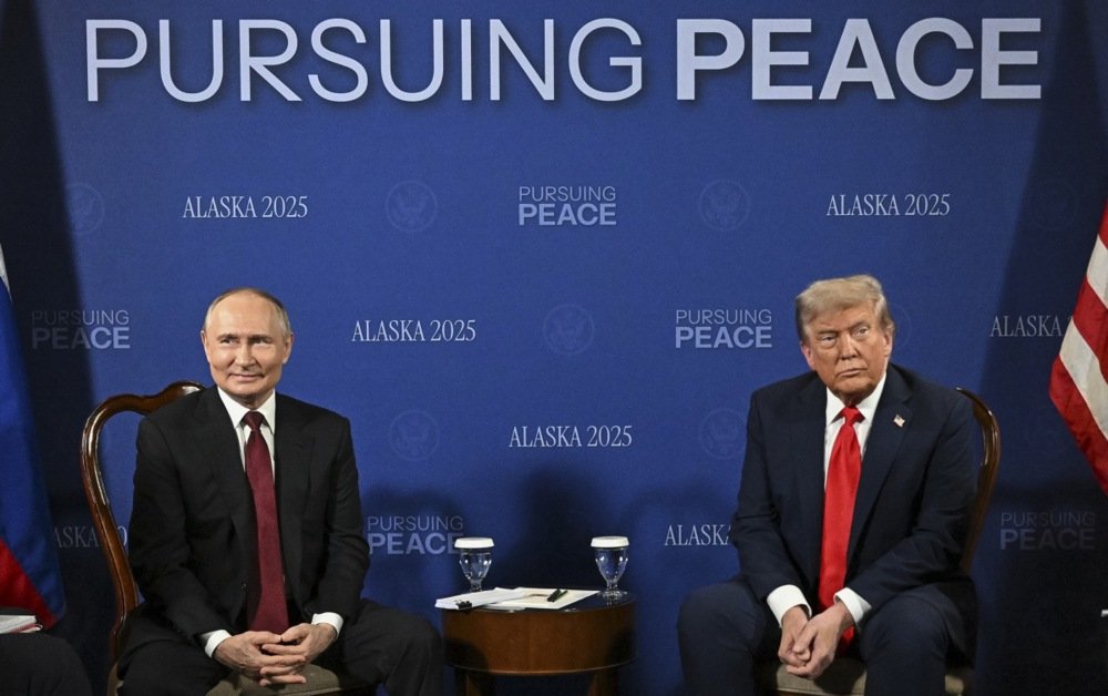 US President Donald Trump and Vladimir Putin sit down for talks in Anchorage, Alaska, USA, 15 August 2025. Photo: EPA/SERGEY BOBYLEV/SPUTNIK/KREMLIN POOL