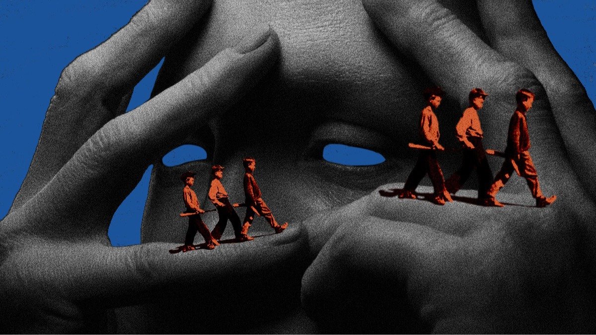 В Екатеринбурге защита требует реабилитировать директора школы, где выявили насилие над детьми