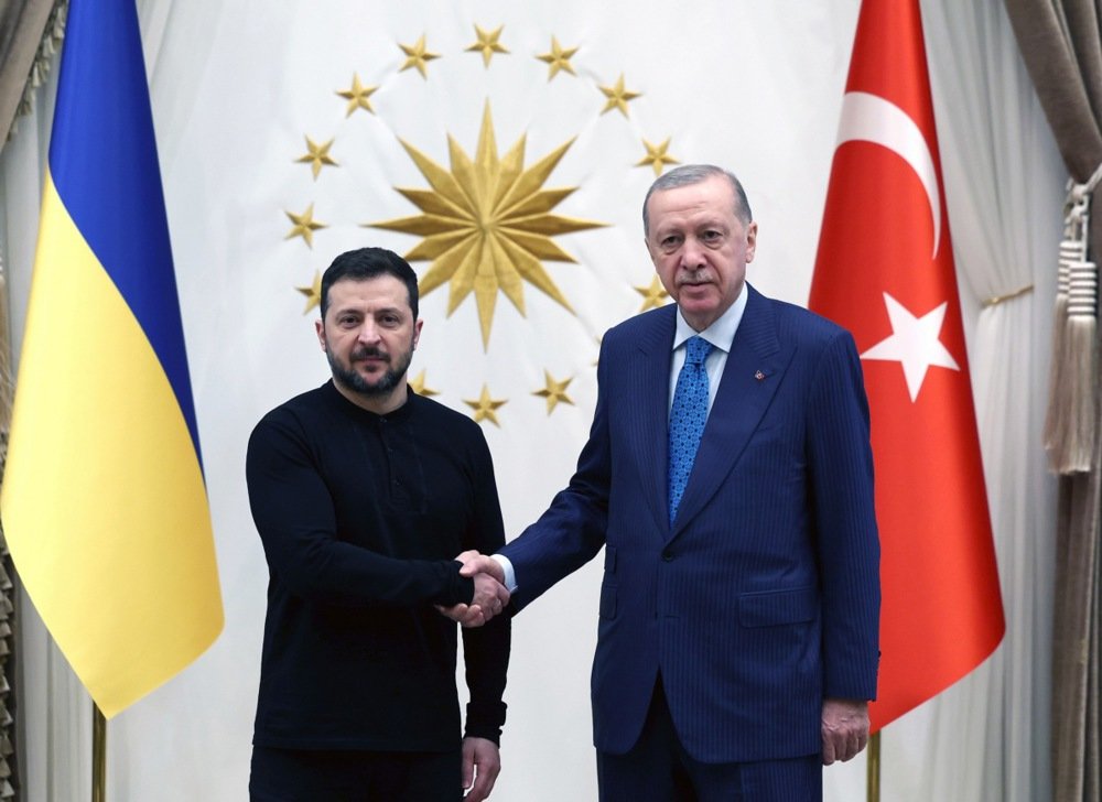 Erdoğan and Zelensky shaking hands during their meeting at the Presidential Palace in Ankara, Turkey, 18 February 2025. Photo: EPA-EFE/TURKISH PRESIDENTIAL PRESS OFFICE HANDOUT