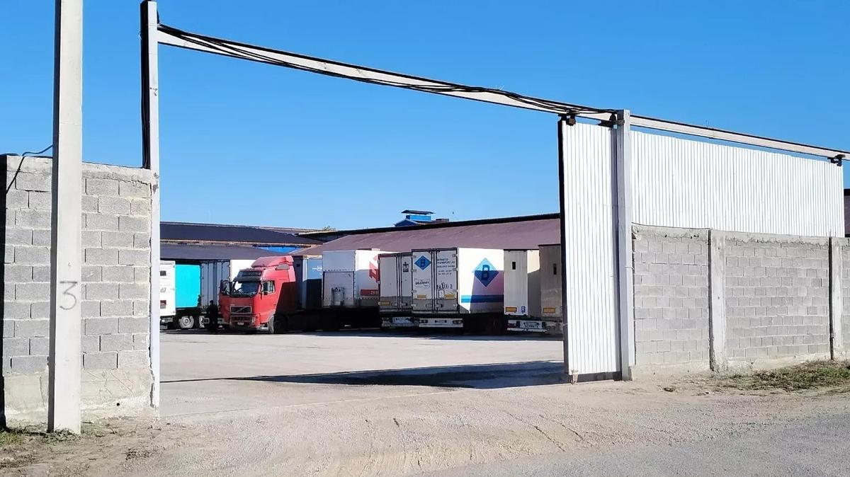 Въезд на овощной рынок в Кременкуле. Фото: Курс дела