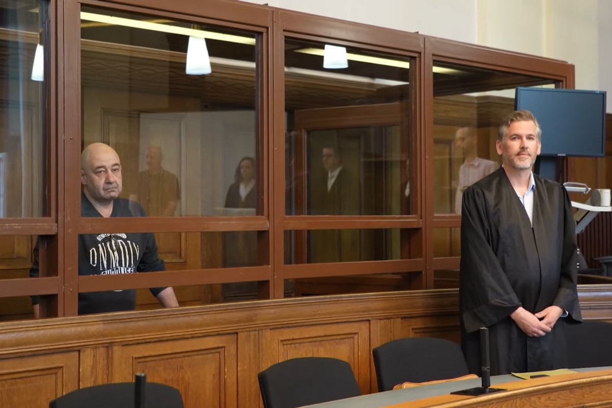 Дмитрий Баграш во время заседания суда, Берлин, июль 2024 года. Фото: DW /  YouTube