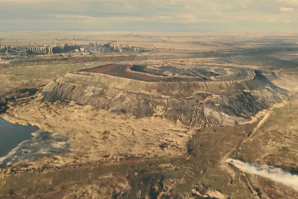 Кадр из фильма Клима Поплавского «Белый. Террикон-114». Источник: dnr-news.ru