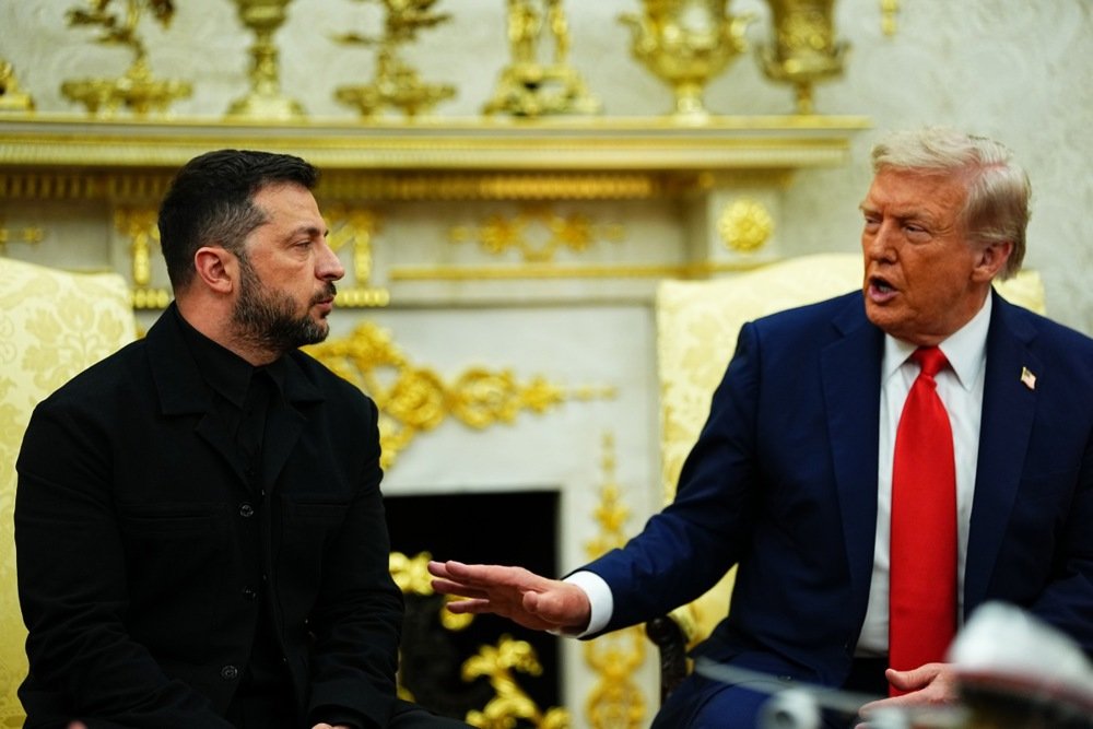US President Donald Trump meets Ukrainian President Volodymyr Zelensky at the White House in Washington, DC, USA, 18 August 2025. Photo: EPA/AARON SCHWARTZ / POOL