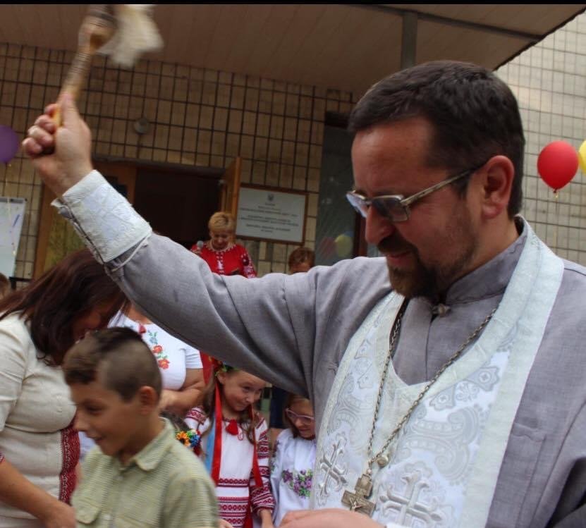 Священник Православной церкви Украины, военный капеллан Максим Козачина. Фото со страницы священника Максима Козачины в Facebook