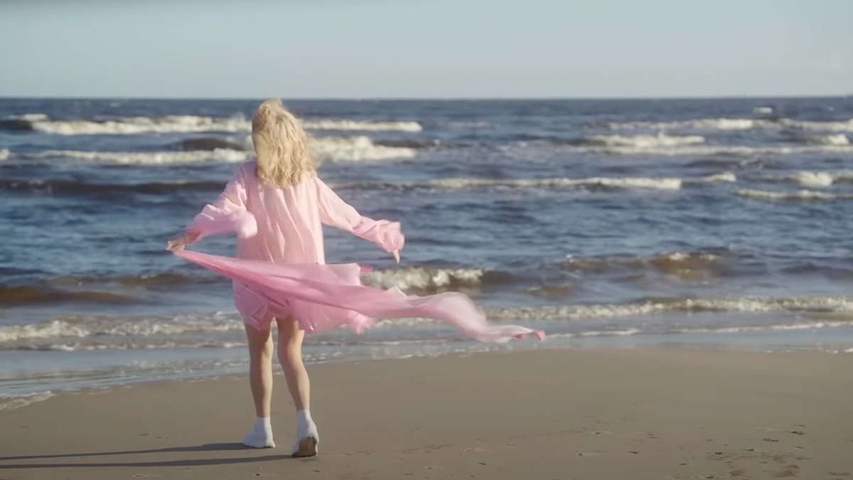 Кадры из видео YouTube «Алла Пугачёва: большое интервью "Скажи Гордеевой"»